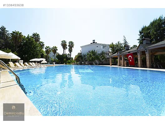 ALANYA KONAKLIDA DENİZE SIFIR SİTE İÇİNDE KİRALIK 4+1 VİLLA
